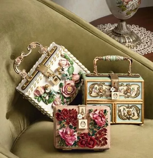 apa itu minaudiere bag