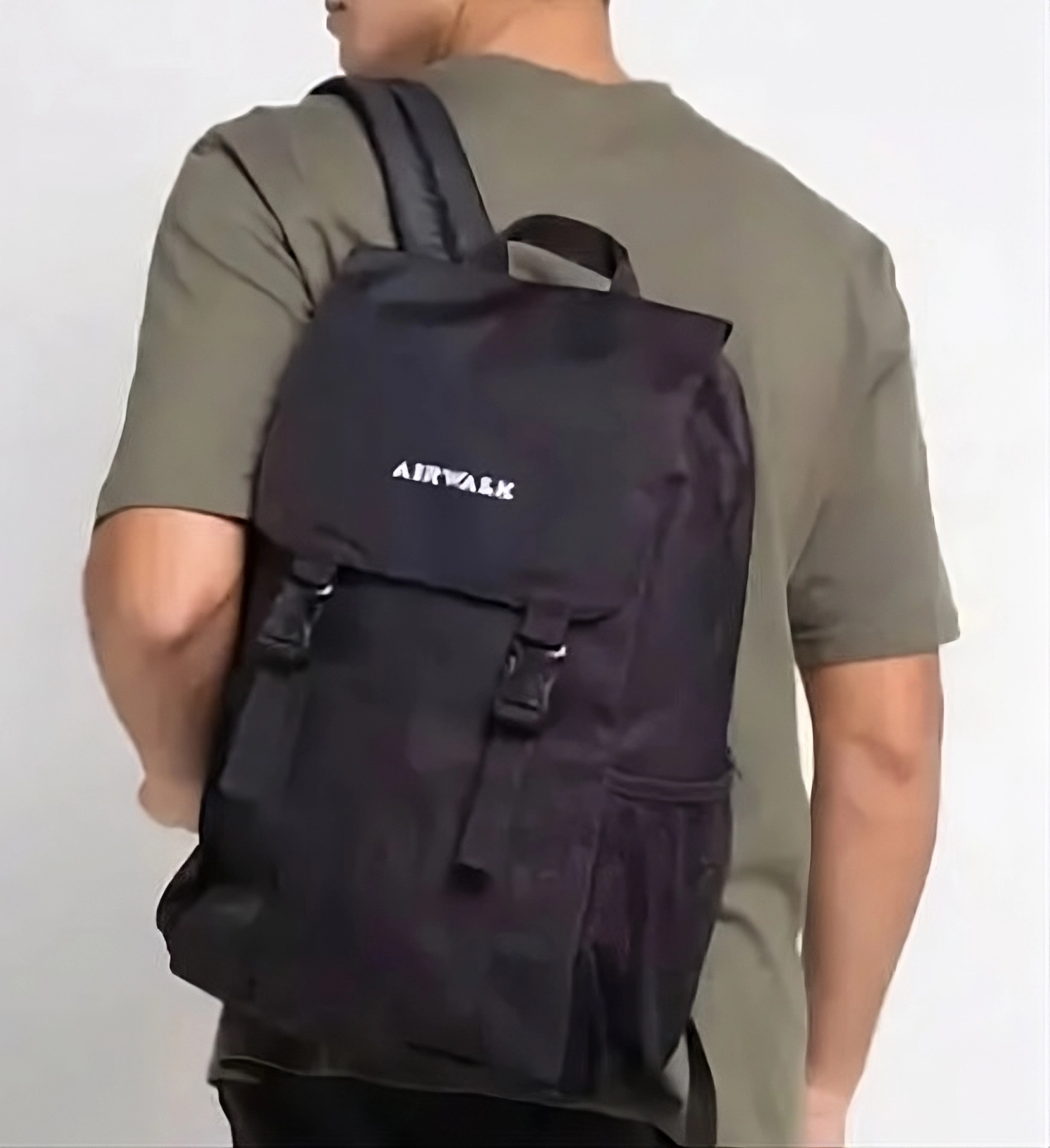 tas Airwalk darimana