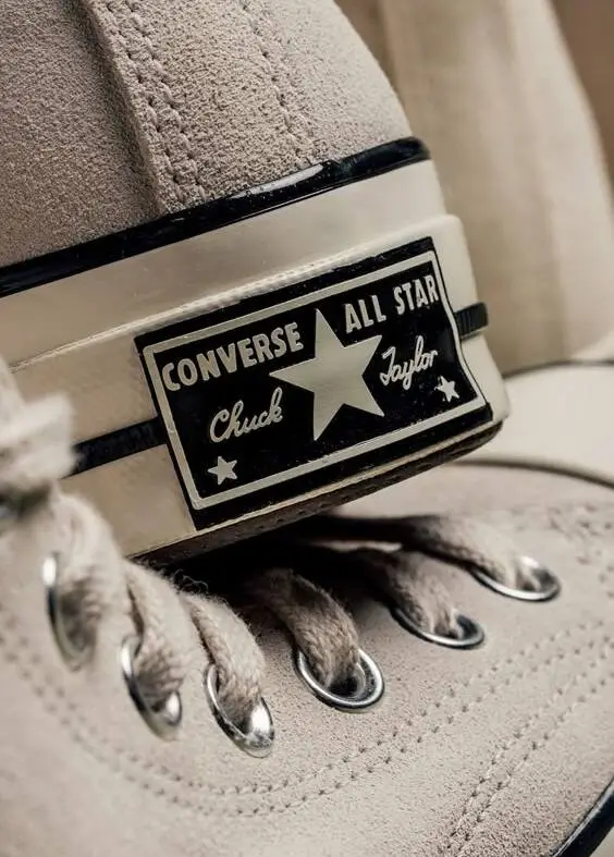 model sepatu Converse